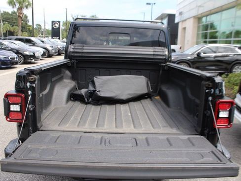 Used 2021 Jeep Gladiator Overland AWD/4WD image 31