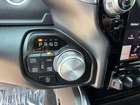 Used 2023 RAM 1500 Laramie AWD/4WD image 32