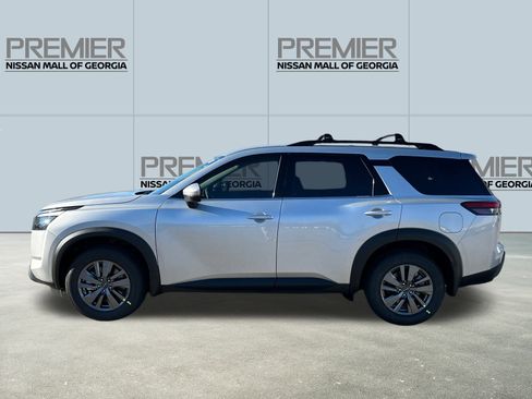 New 2025 Nissan Pathfinder SV w/ Black Appearance Package image 8