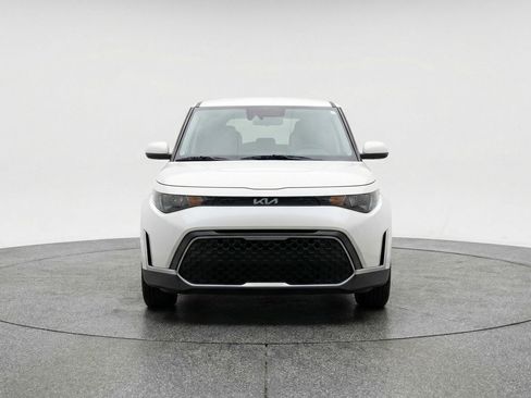 Used 2025 Kia Soul LX w/ LX Technology Package image 2