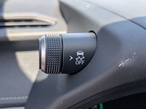Used 2025 Lexus UX 300h FWD w/ Accessory Package (Z2) image 31