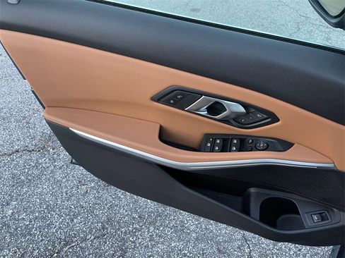 Used 2025 BMW 330i Sedan image 16