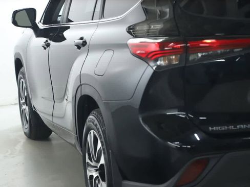 Used 2023 Toyota Highlander XLE image 44