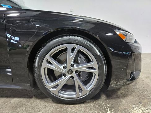 Used 2022 Audi e-tron GT Premium Plus image 59
