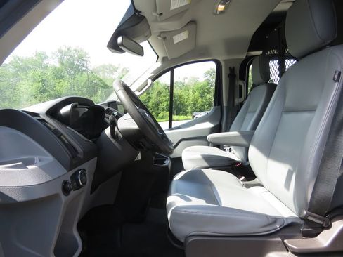 Used 2016 Ford Transit 250 130 Low Roof w/ Exterior Upgrade Package RWD image 10