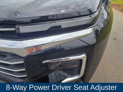 Used 2025 Chevrolet Traverse LT AWD/4WD image 8