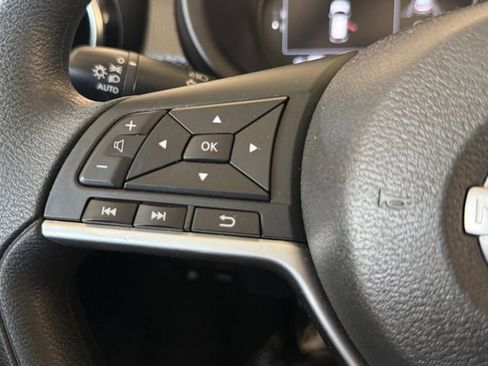 Used 2022 Nissan Kicks SV image 10