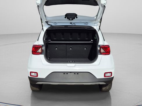 New 2026 Hyundai Venue SEL FWD image 9