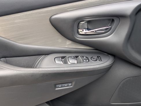 Used 2017 Nissan Murano SL w/ SL Technology Package FWD image 16