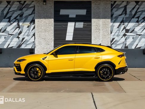 Used 2021 Lamborghini Urus image 7