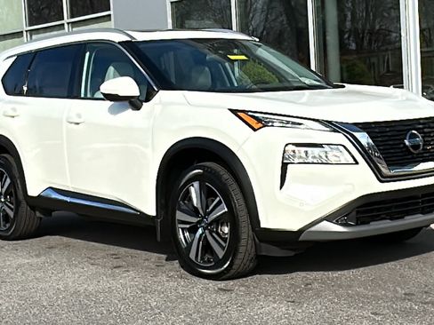 Certified 2021 Nissan Rogue SL w/ Premium Package image 2