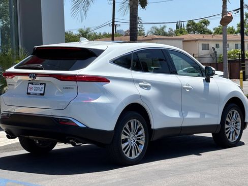 Certified 2024 Toyota Venza Limited AWD/4WD image 5