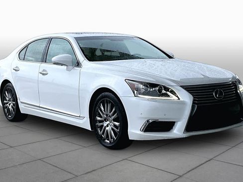 Used 2013 Lexus LS 460 w/ Comfort Pkg RWD image 2