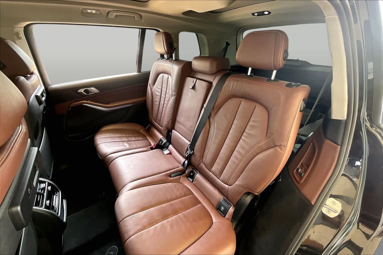 Used 2021 BMW X7 xDrive40i w/ Parking Assistance Package AWD/4WD image 19