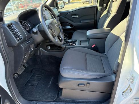 Certified 2023 Nissan Frontier SV w/ Midnight Edition Package image 16