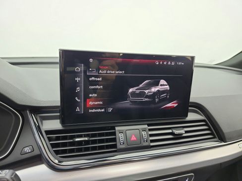 Used 2023 Audi Q5 2.0T Premium Plus w/ Premium Plus Package AWD/4WD image 9