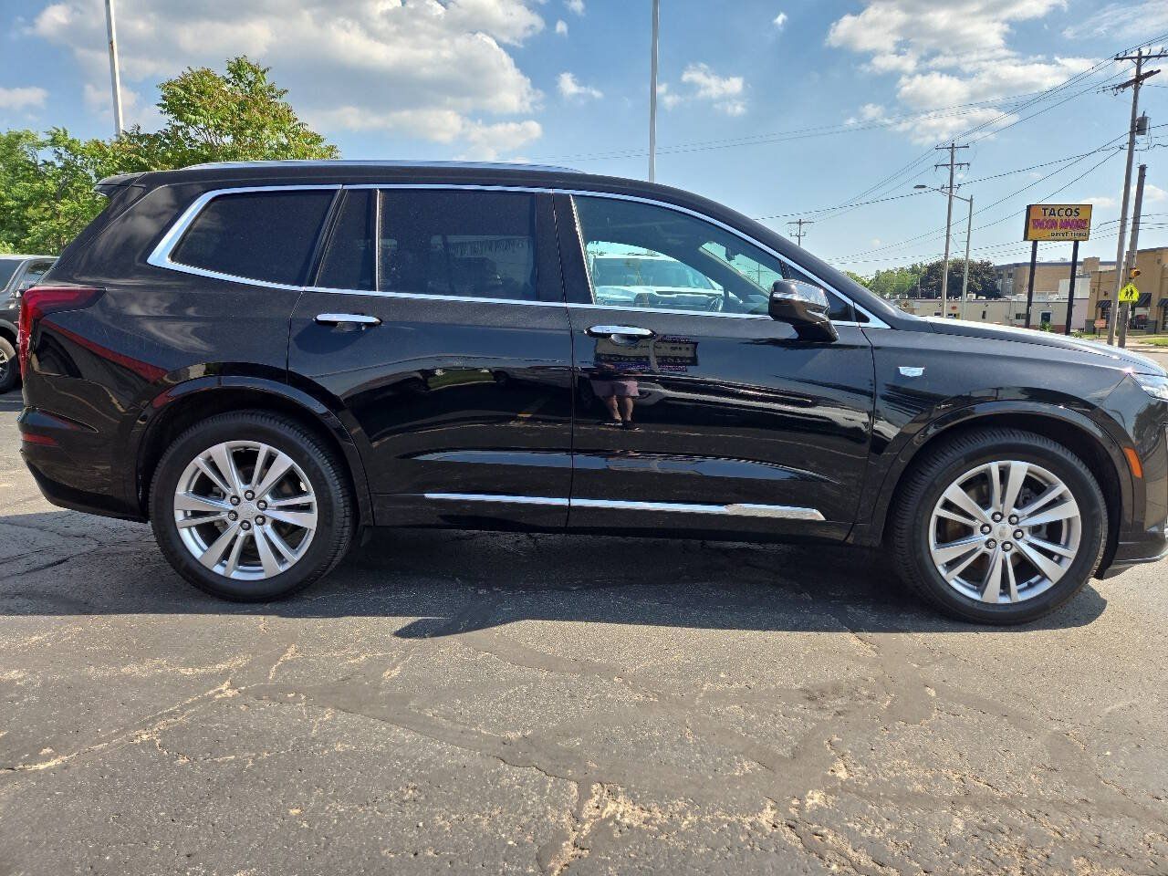 Used 2024 Cadillac XT6 Premium Luxury FWD image 5