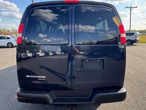 Used 2013 Chevrolet Express 3500 LS w/ Power Package image 18