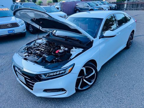 Used 2018 Honda Accord Sport image 10