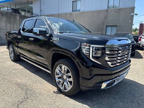 Used 2024 GMC Sierra 1500 Denali w/ Denali Reserve Package AWD/4WD image 8