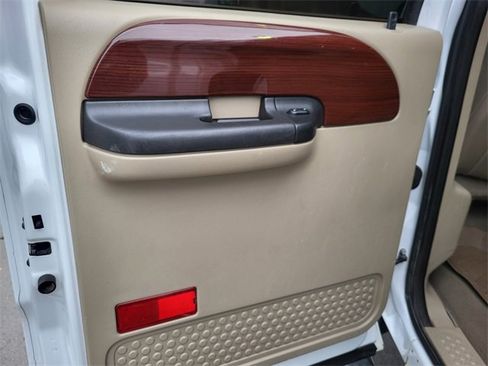 Used 2006 Ford F350 4x4 Crew Cab DRW Super Duty image 34