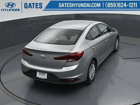Used 2020 Hyundai Elantra SE FWD image 40