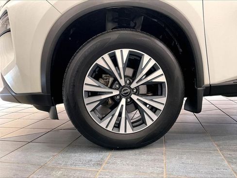 Used 2023 Nissan Rogue SV AWD/4WD image 7