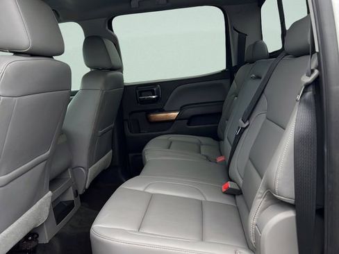 Used 2018 Chevrolet Silverado 1500 LTZ RWD image 9