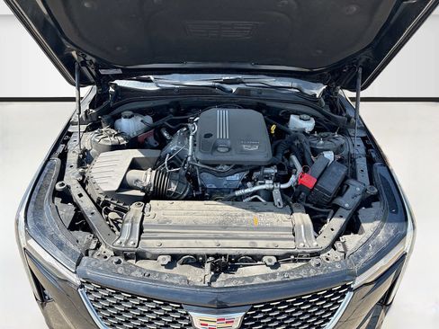 Used 2025 Cadillac CT4 Luxury RWD image 32