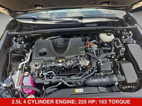 Used 2025 Toyota Camry SE FWD image 13