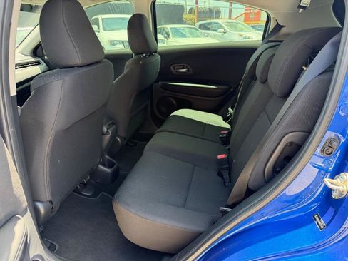 Used 2018 Honda HR-V LX image 12