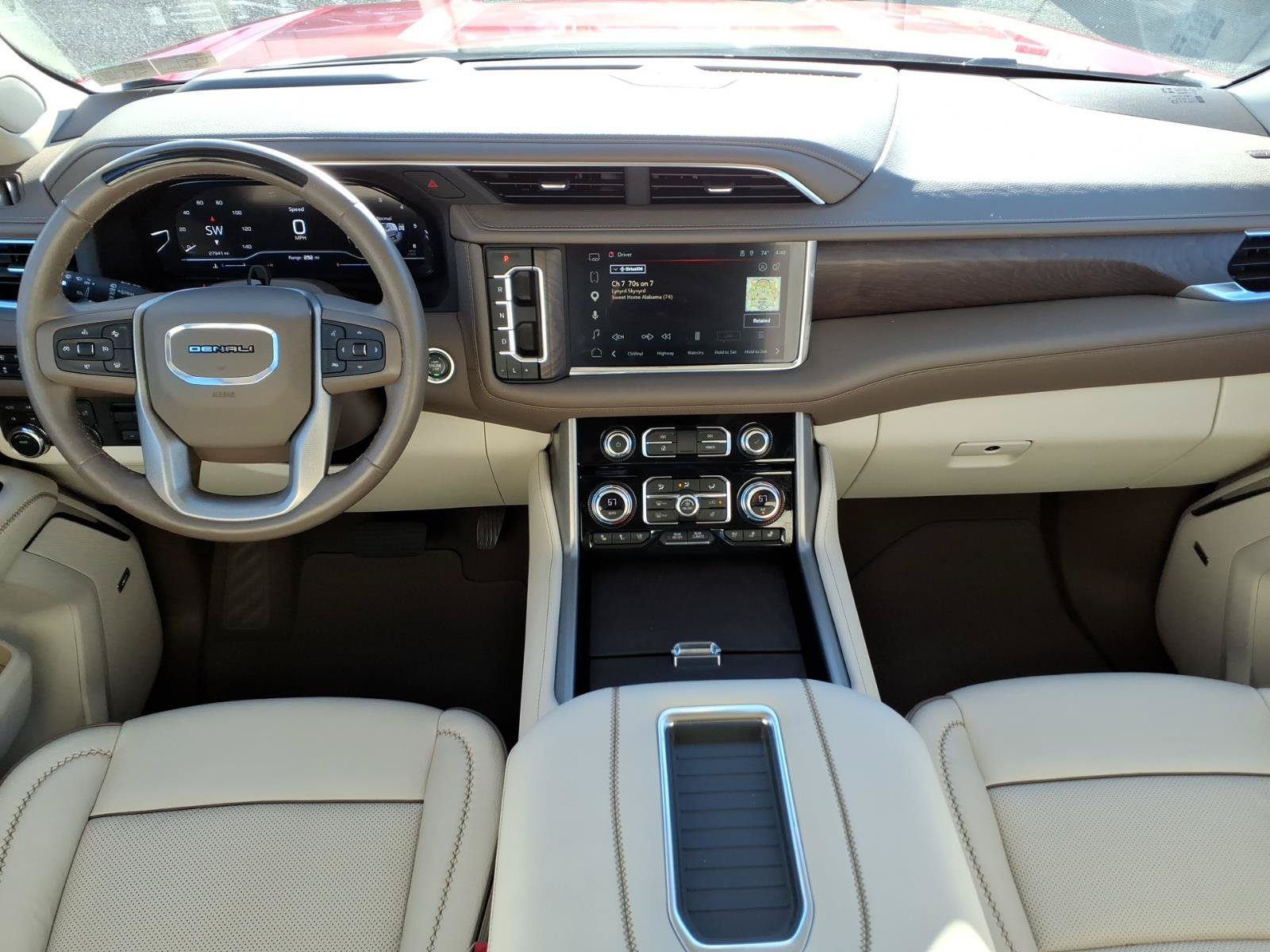 Certified 2023 GMC Yukon Denali w/ Advanced Technology Package AWD/4WD image 12