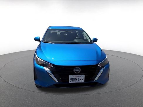 Used 2025 Nissan Sentra SV FWD image 3