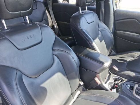 Used 2016 Jeep Cherokee Limited AWD/4WD image 11
