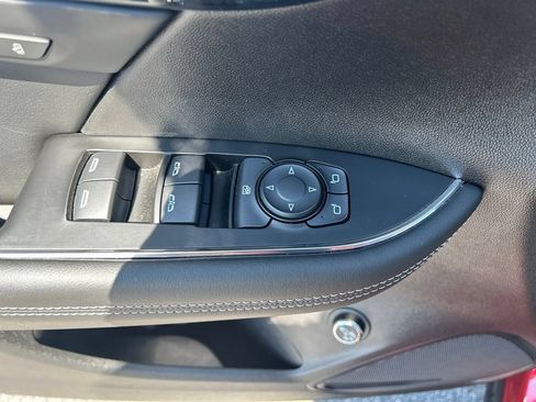 Used 2023 Buick Envision Essence FWD image 17