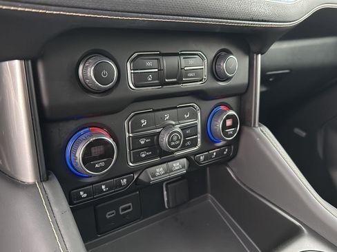 Used 2024 Chevrolet Tahoe Premier image 24