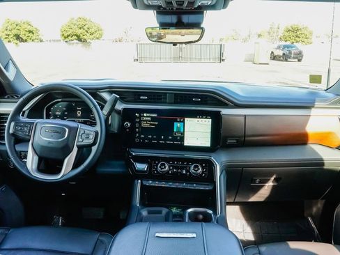 Used 2024 GMC Sierra 3500 Denali w/ Denali Reserve Package image 16