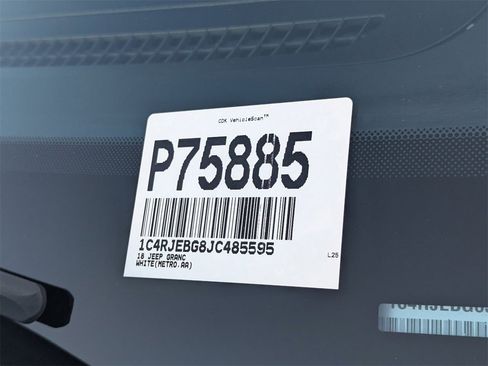 Used 2018 Jeep Grand Cherokee Limited image 32