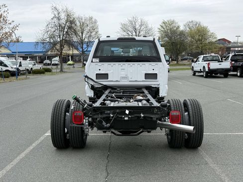New 2025 Ford F550 4x4 Crew Cab Super Duty image 3