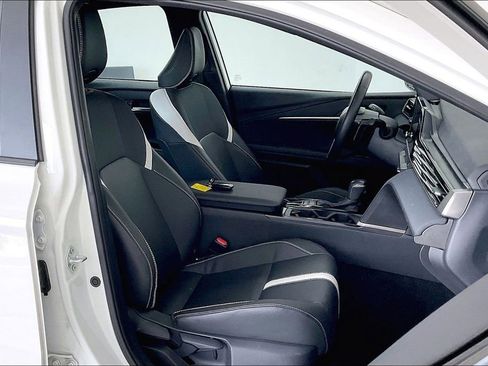 Used 2025 Toyota Camry SE image 11