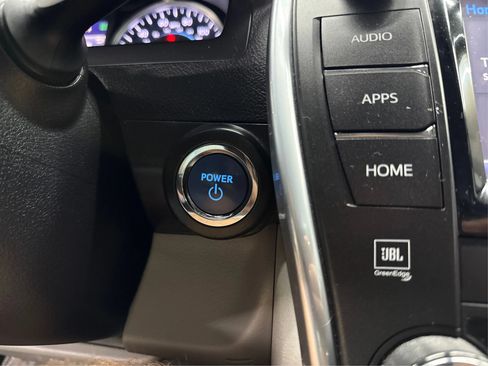 Used 2016 Toyota Camry XLE w/ Moonroof Package FWD image 22