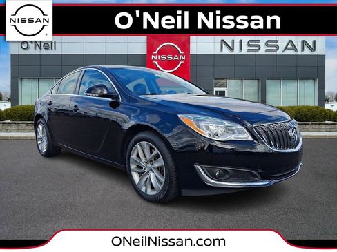 Used 2016 Buick Regal image 1