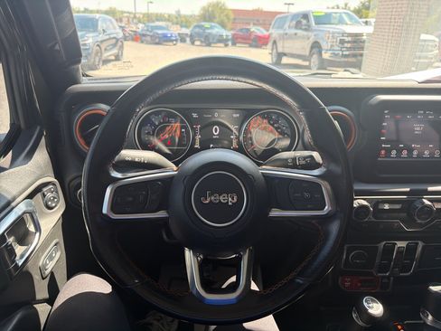 Used 2021 Jeep Gladiator Mojave w/ Trailer Tow Package AWD/4WD image 12