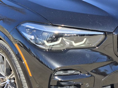 Used 2022 BMW X5 xDrive40i w/ M Sport Package image 6