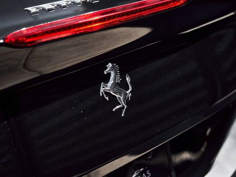 Used 2020 Ferrari Portofino RWD image 13