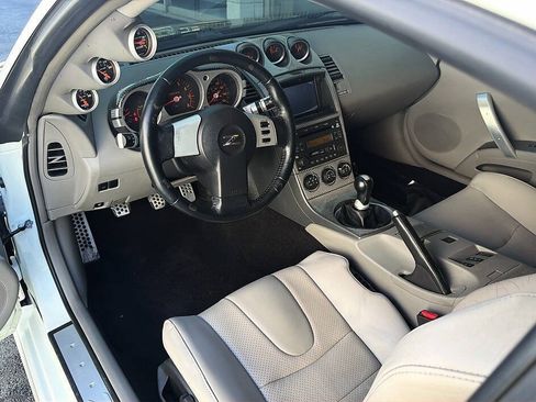 Used 2003 Nissan 350Z Touring RWD image 5
