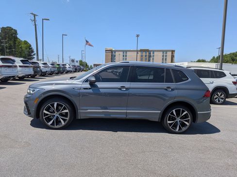 Used 2023 Volkswagen Tiguan SEL R-Line image 6