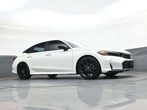 Used 2025 Honda Civic Sport image 31