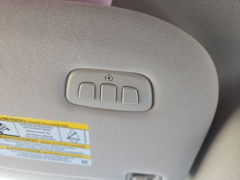 Used 2024 Ford Expedition Max XLT image 18