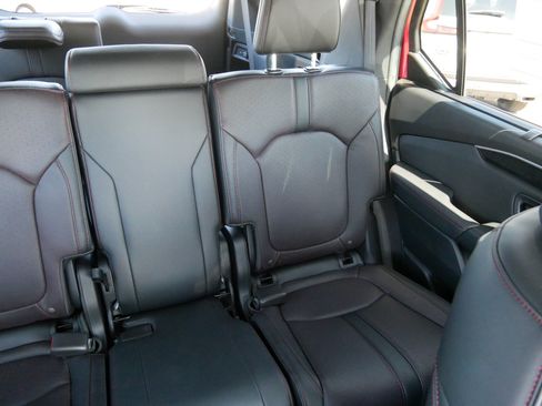 Certified 2025 Honda Pilot Black Edition image 14